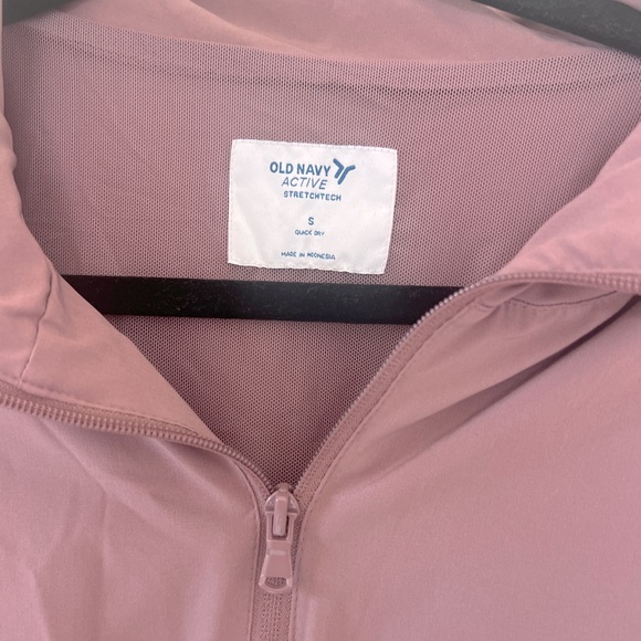 Old Navy Water-Repellent Packable StretchTech Ruffle-Trimmed Zip-Front Jacket - Picture 7 of 7
